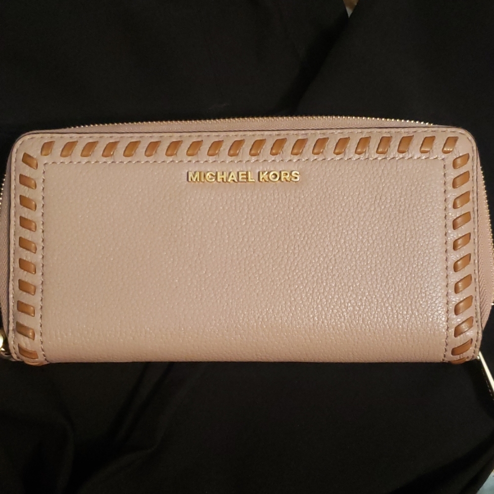 Michel Kors wallet